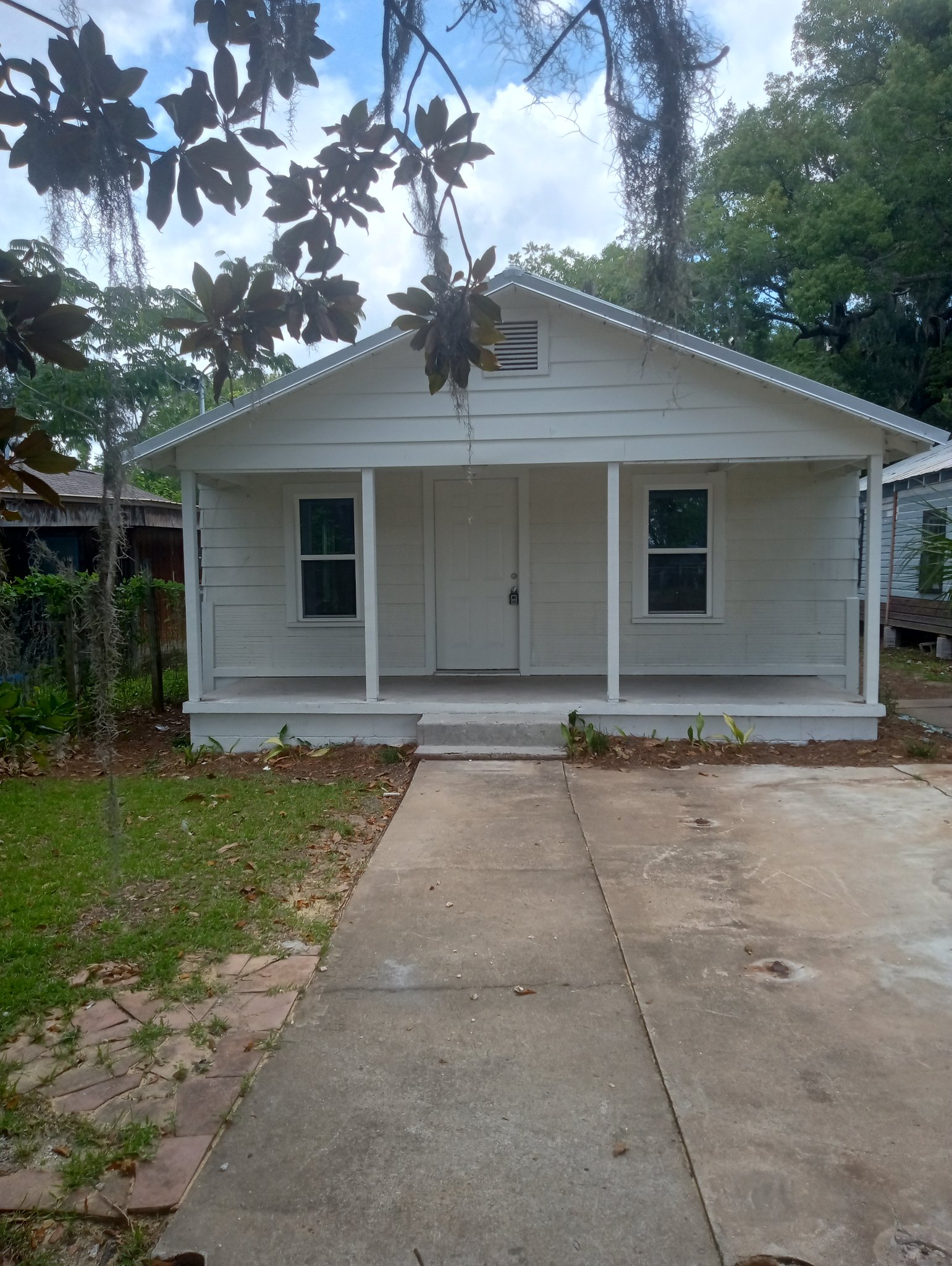 Brunswick House: 2416 Union St