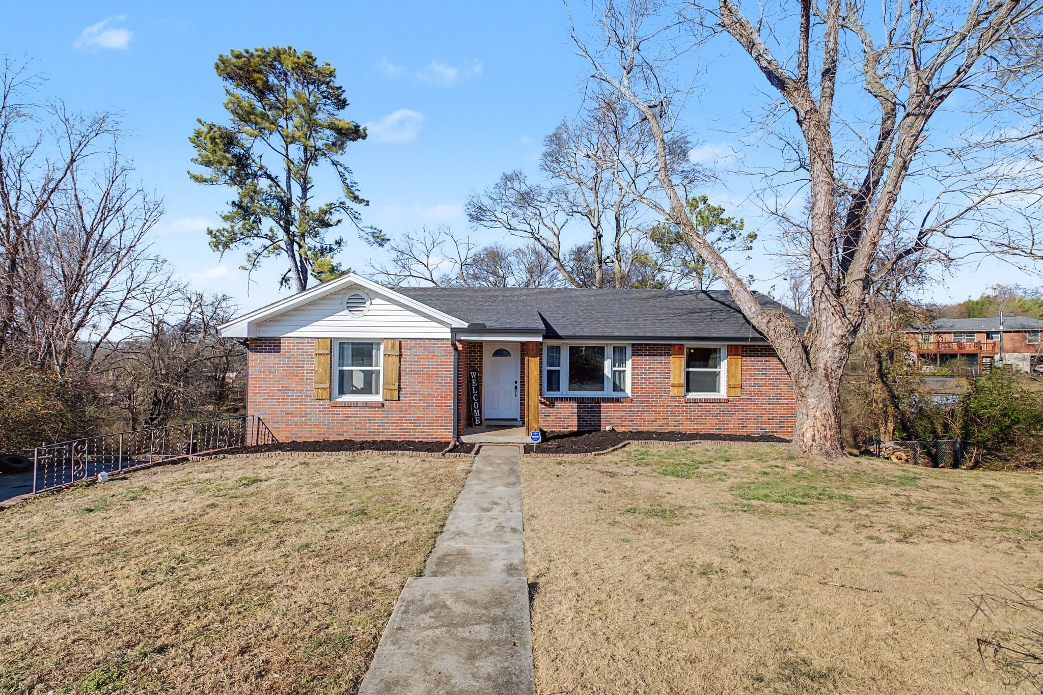 Nashville House: 100 Dellrose Dr