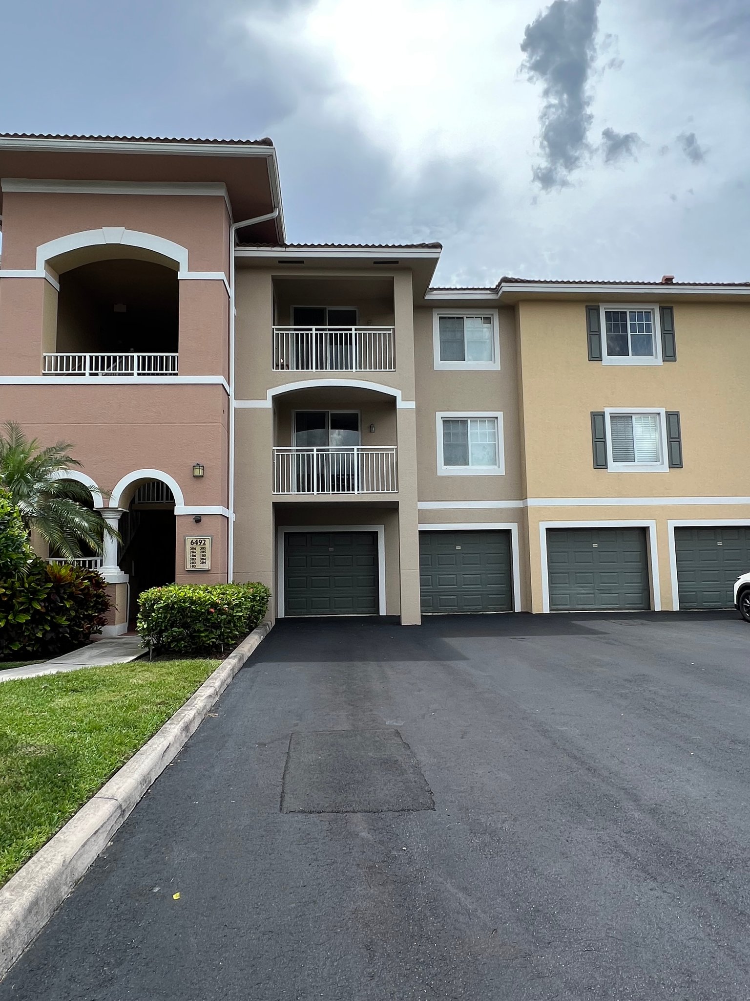 West Palm Beach Condo: 6529 Emerald Dunes Drive