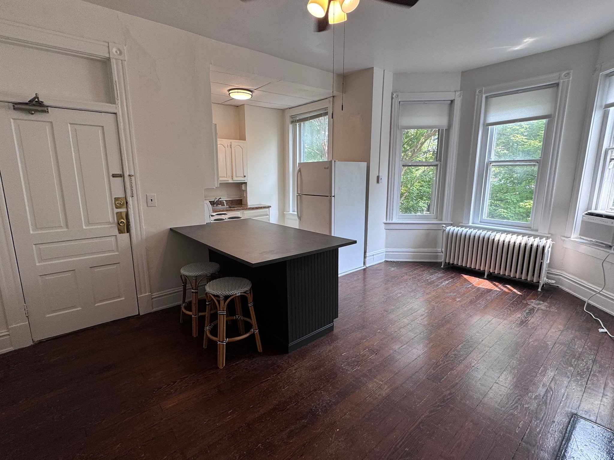 Richmond House: 1613 W Grace St