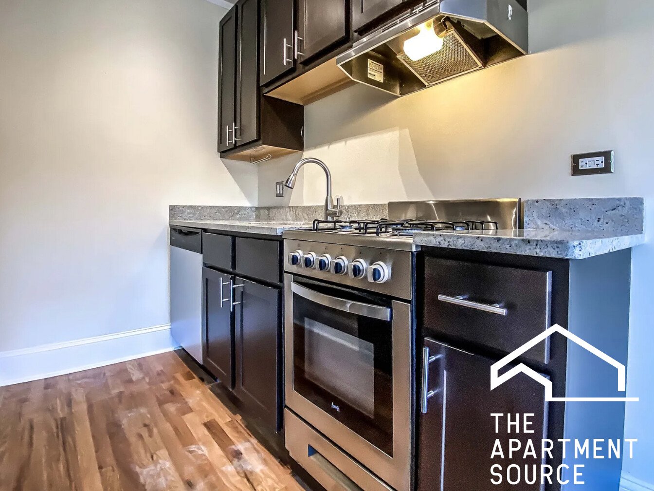 Chicago Apartment: 4737 North Hermitage Ave.