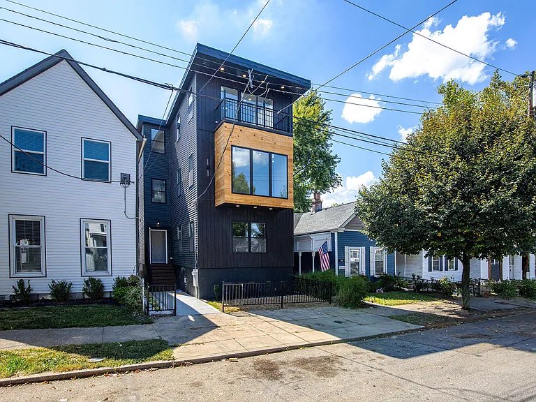 Bellevue House: 112 Ward Ave