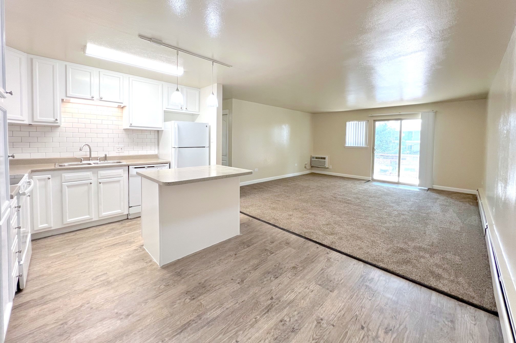 Lakewood Apartment: 1375 Everett Court