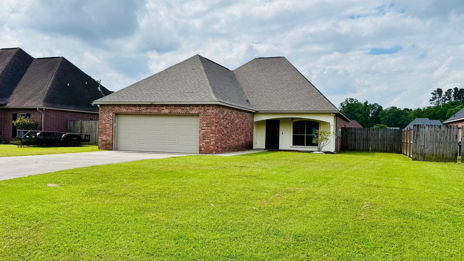 Denham Springs House: 13134 Montrose Dr N