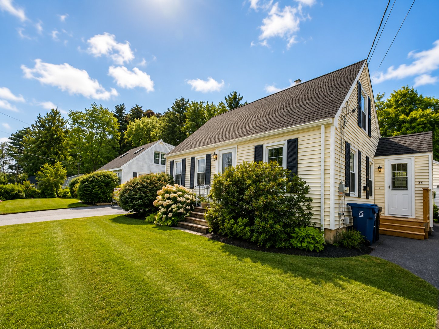 Portland House: 35 Sumac St