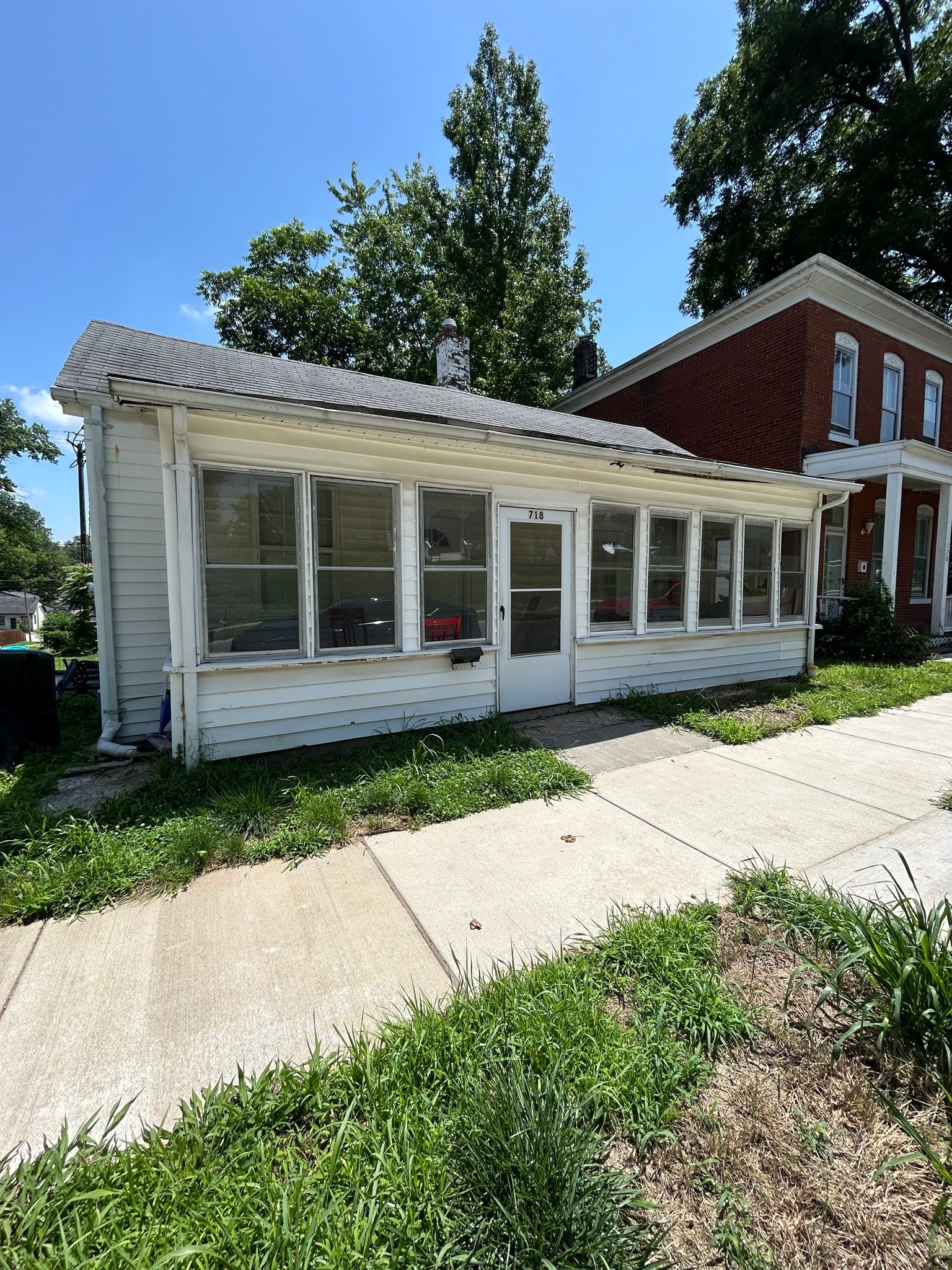 Belleville House: 718 South Church Street