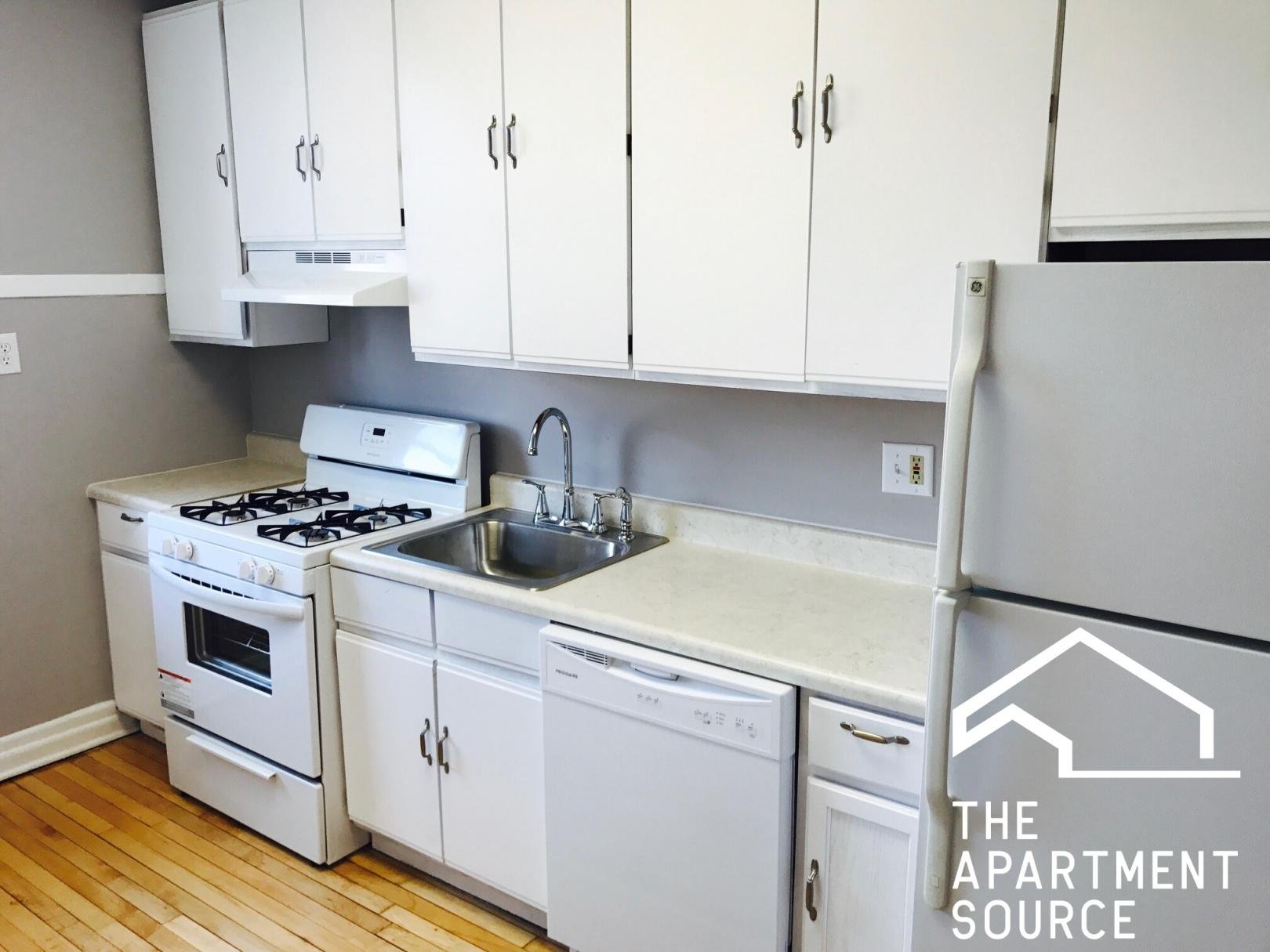 Chicago Apartment: 3932 North Keeler Avenue