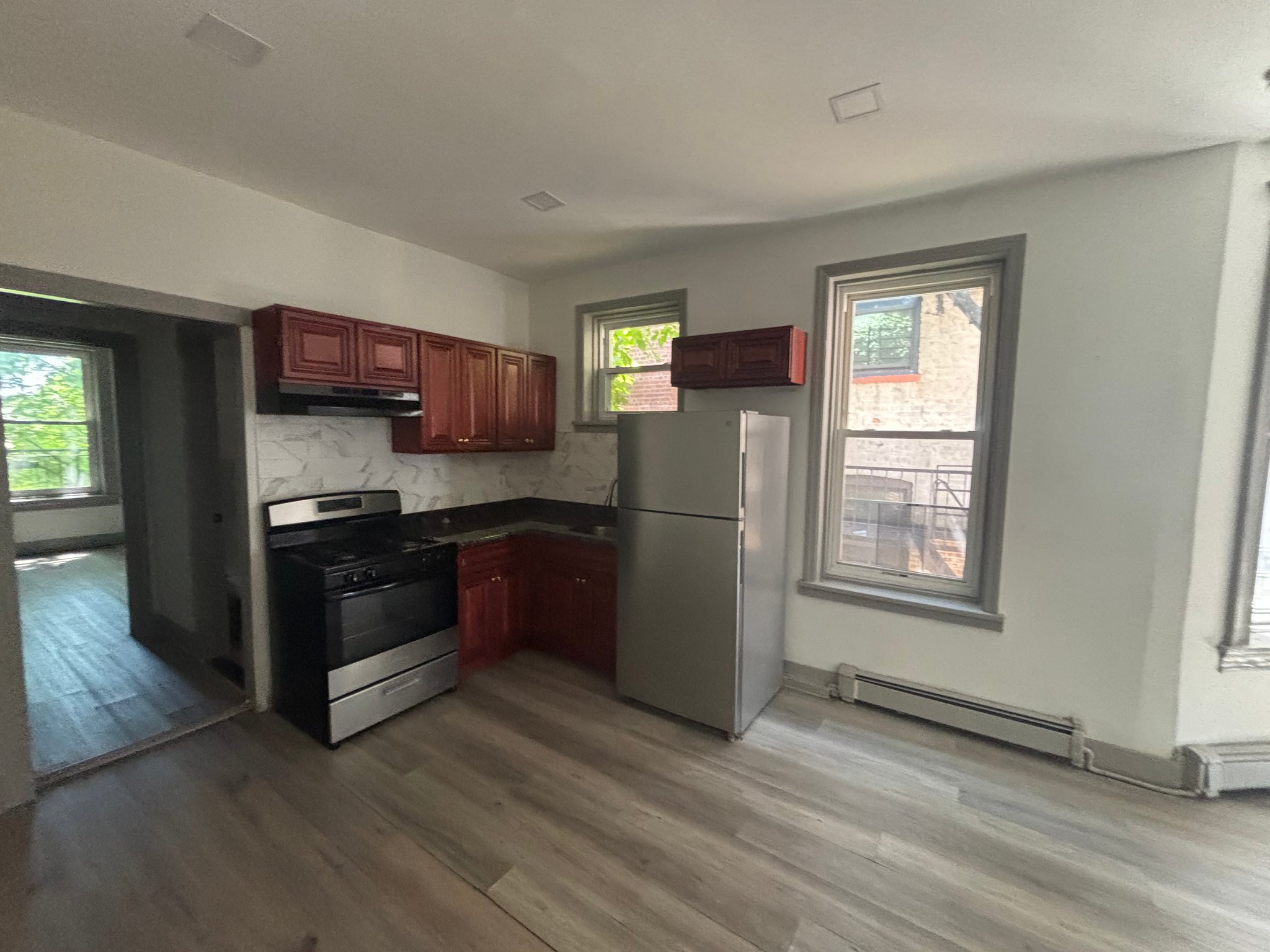 Jersey City Apartment: 83 Bostwick Ave