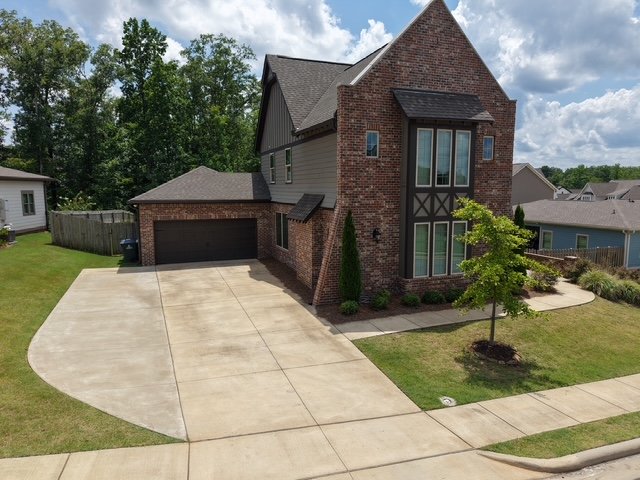 Auburn House: 854 Clear Spring Drive