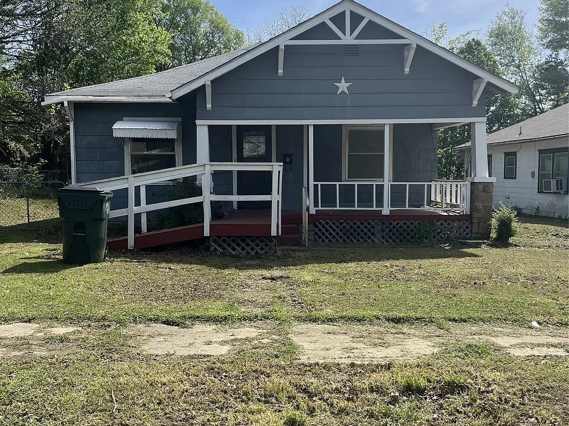 Okmulgee House: 409 S Muskogee Ave
