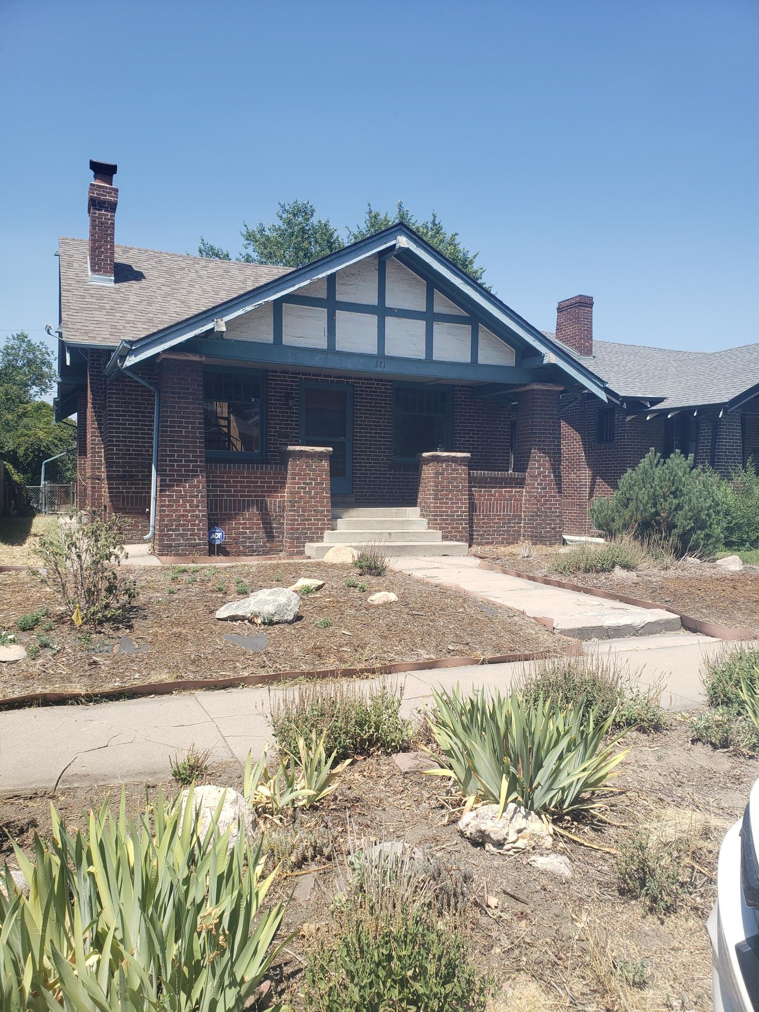 Denver House: 371 North Corona