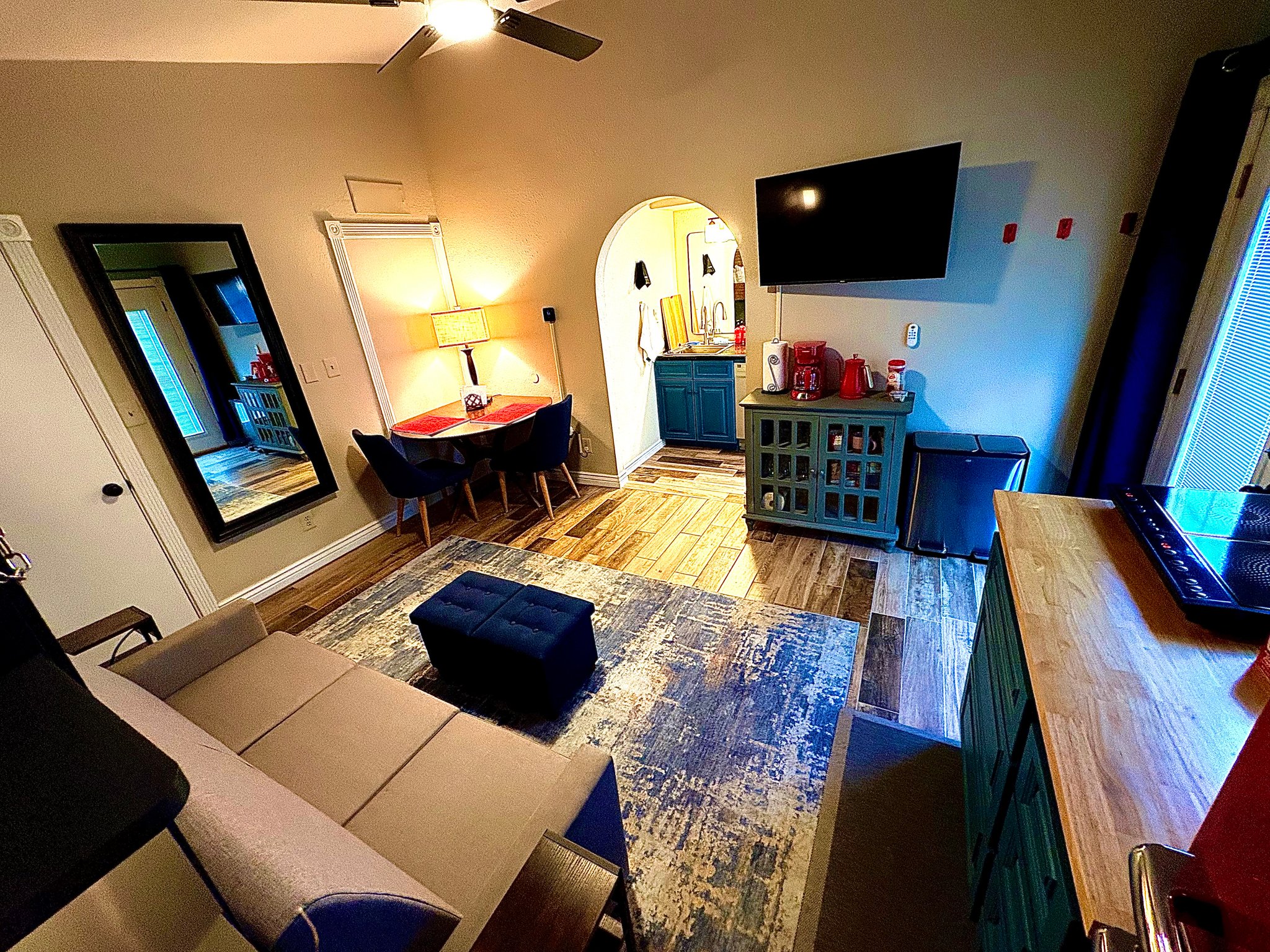 Mesa Single Room: 1916 w Jerome ave