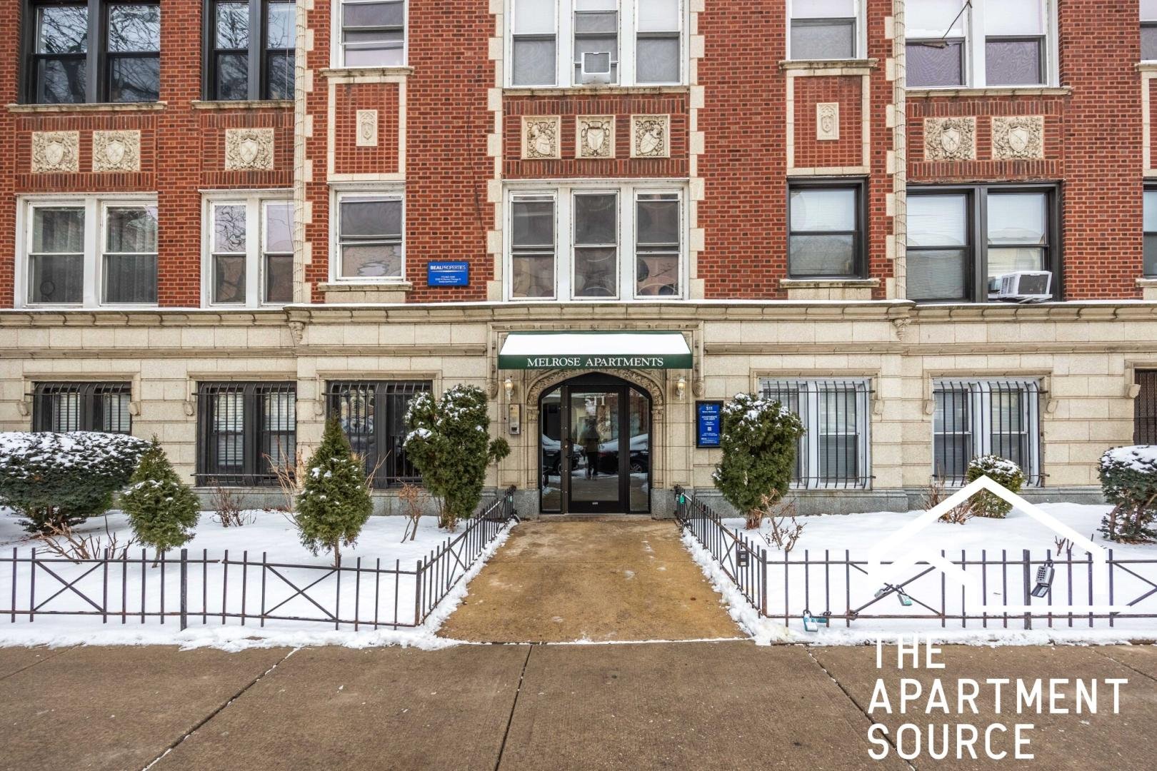 Chicago Apartment: 511 West Melrose St.