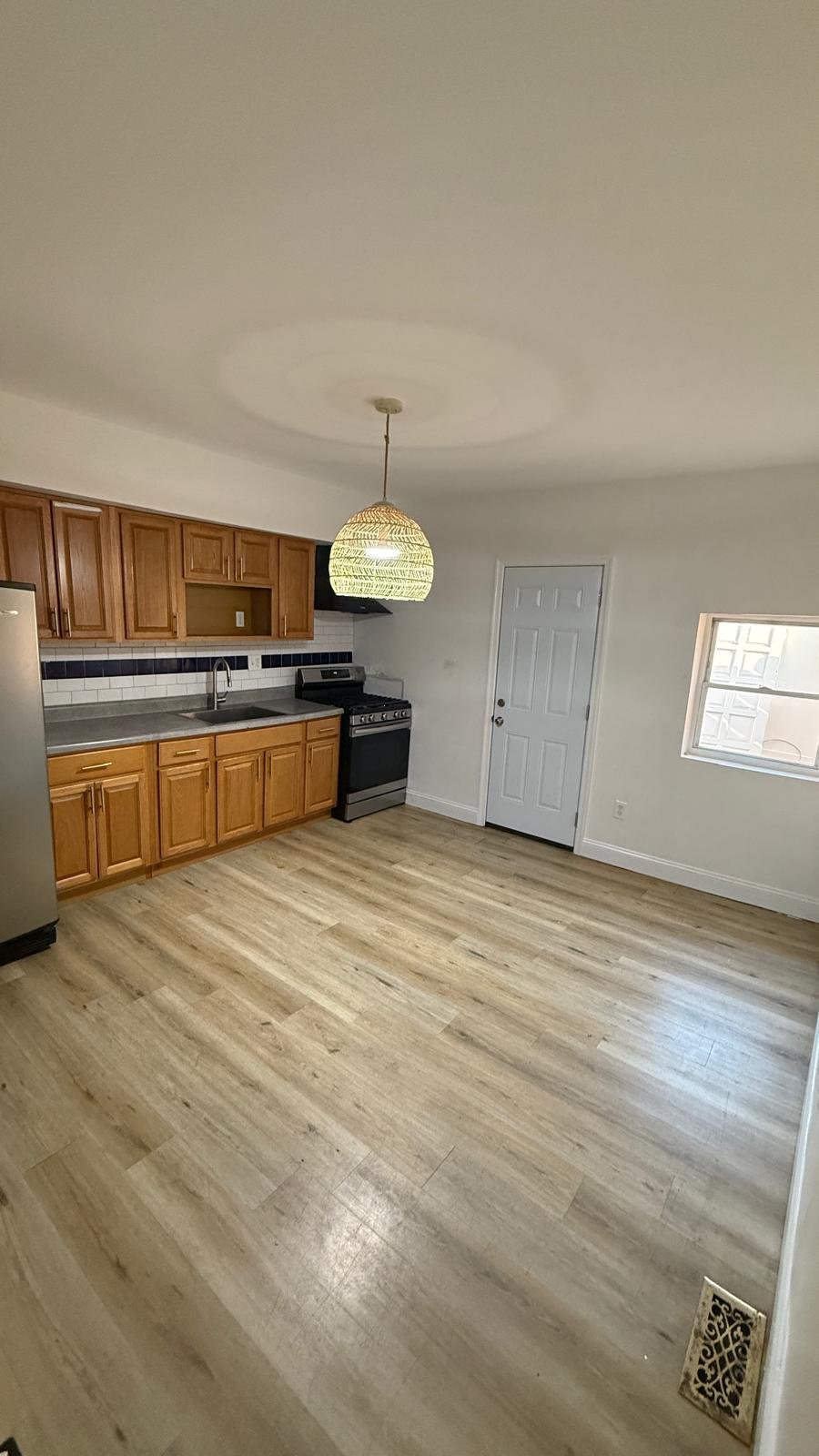 Philadelphia House: 614 W Luzerne St
