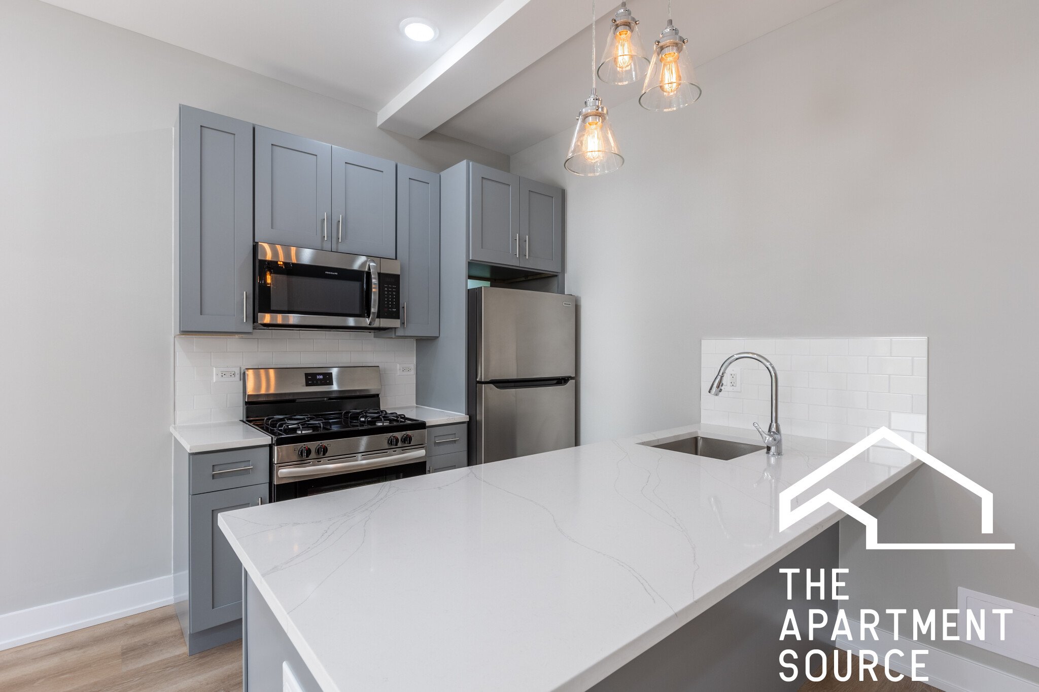 Chicago Apartment: 428 West Belden Ave
