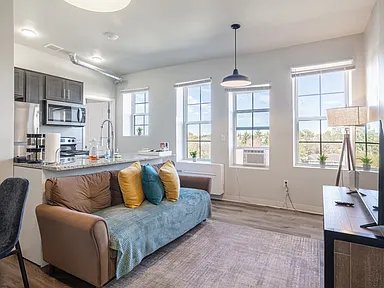 Detroit Apartment: 1800 West Bethune Street,