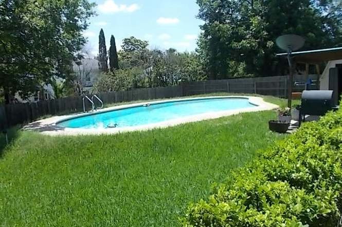 Austin House: 7403 Berkman Dr