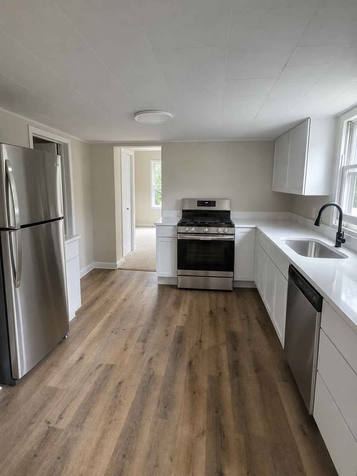 Isanti House: 313 Palomino Rd SE