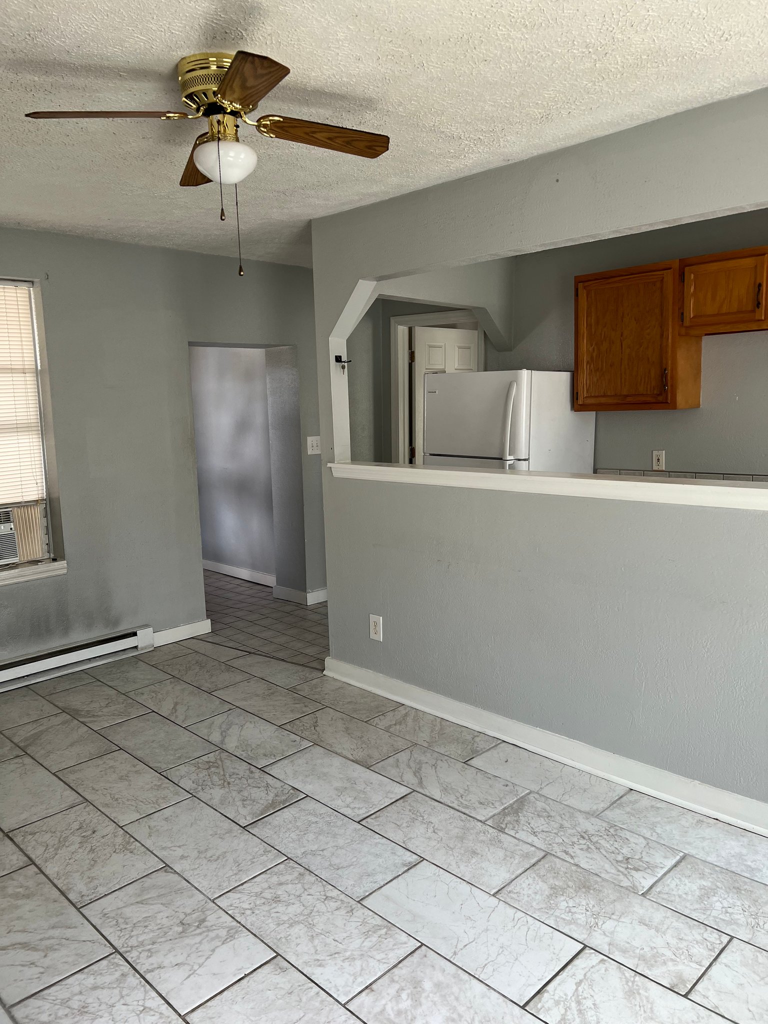 Lawrenceburg Apartment: 221 E High St