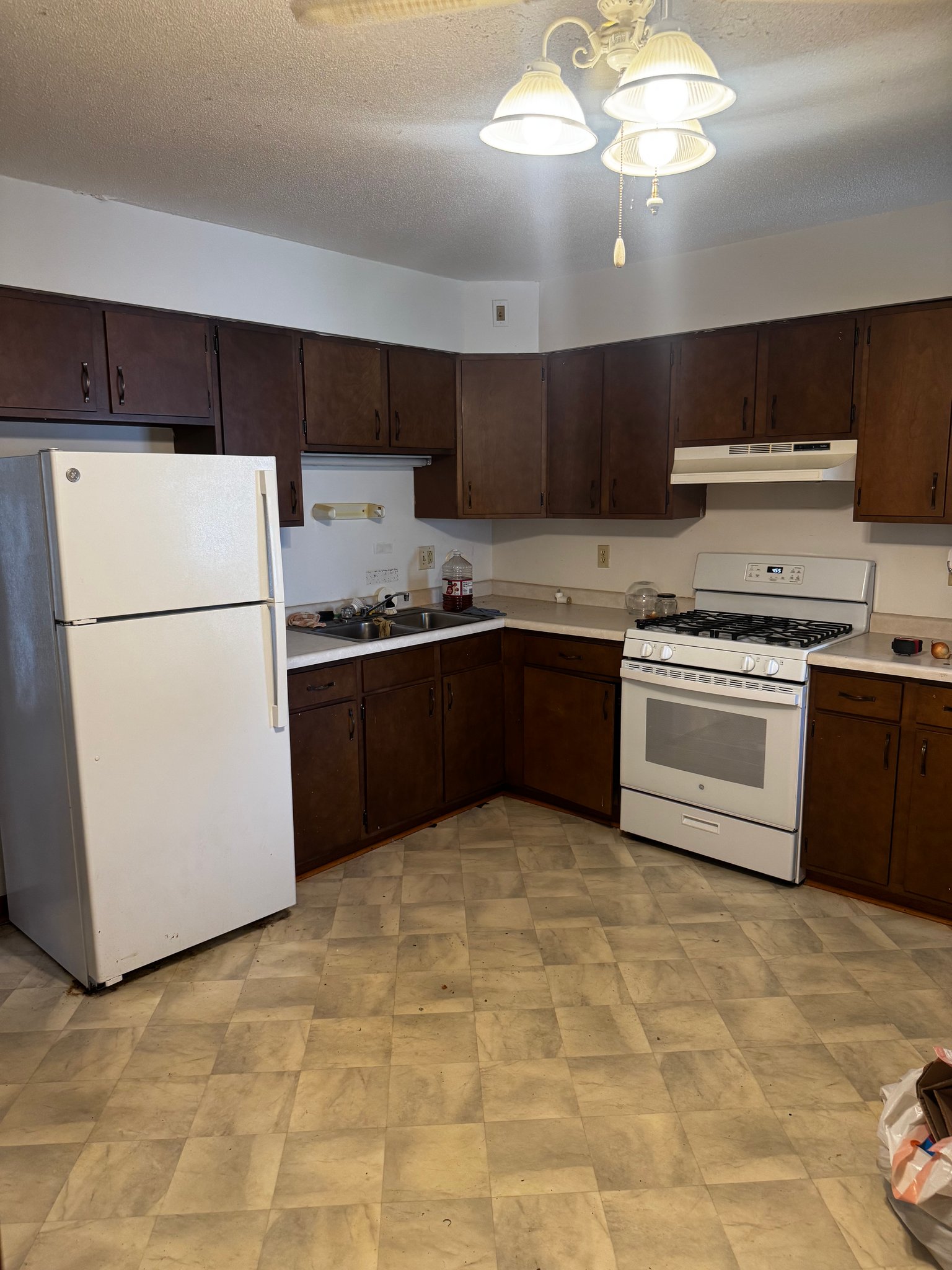 New Albin Apartment: 271 Main St