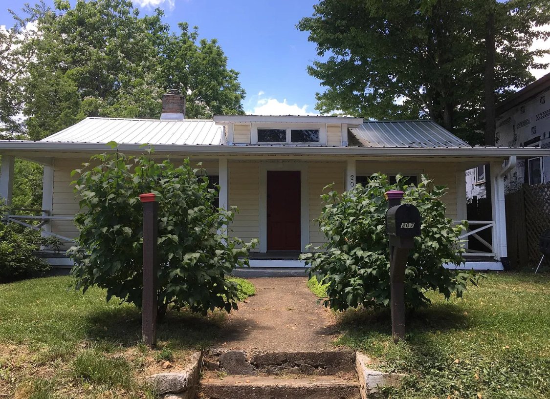 Asheville House: 207 Logan Ave