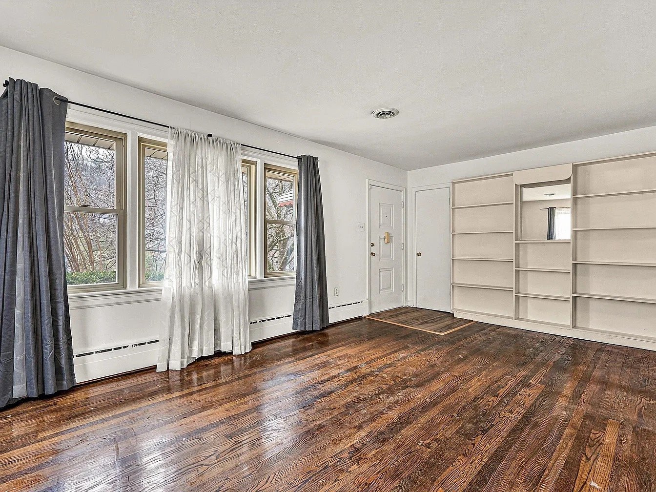 Roanoke House: 3625 Brandywine Ave