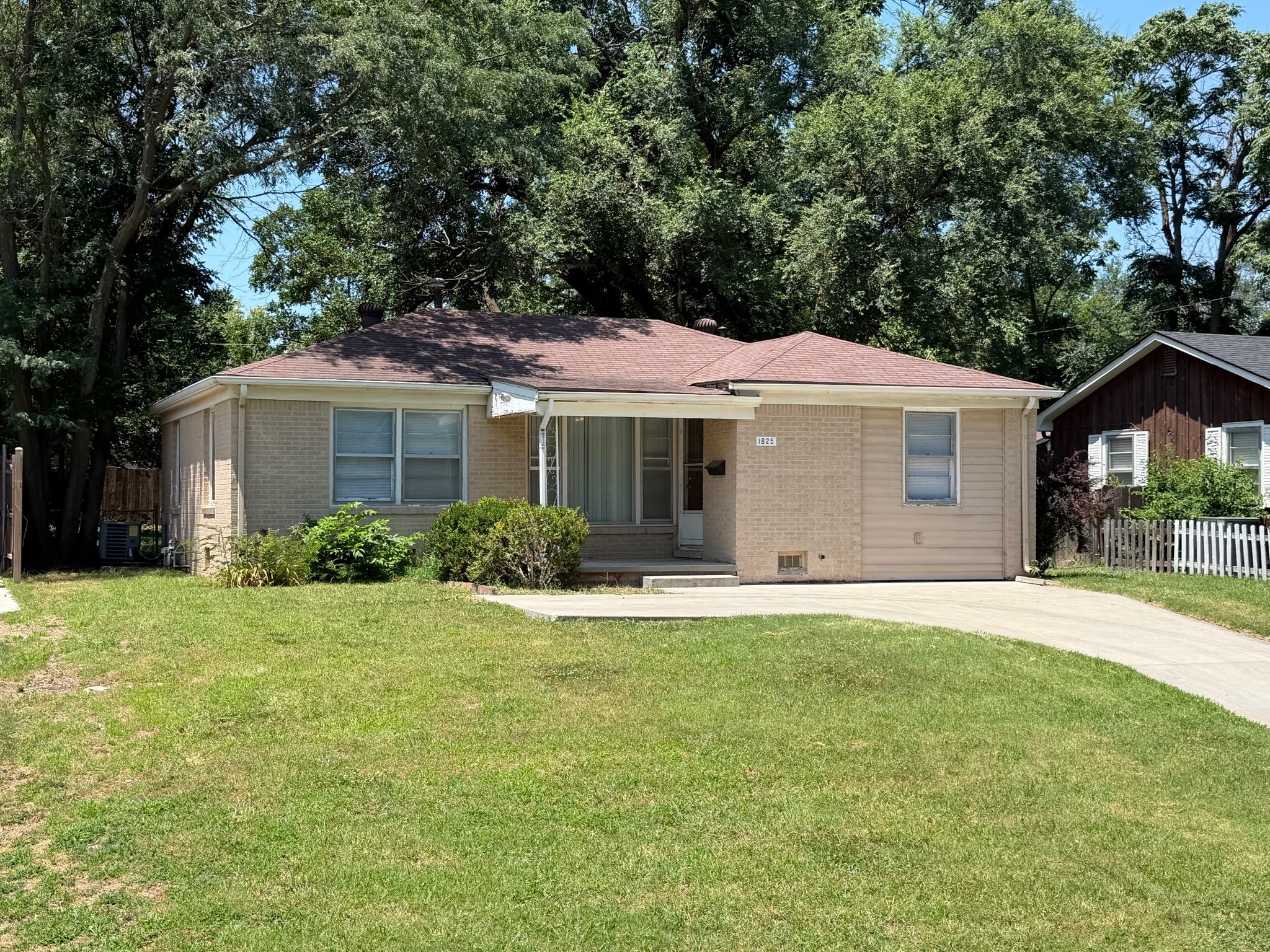 Wichita House: 1825 Drollinger St