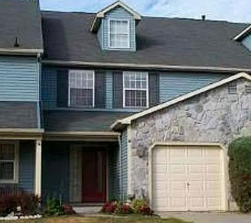 Marlton Townhome: 121 Lamplighter Ct