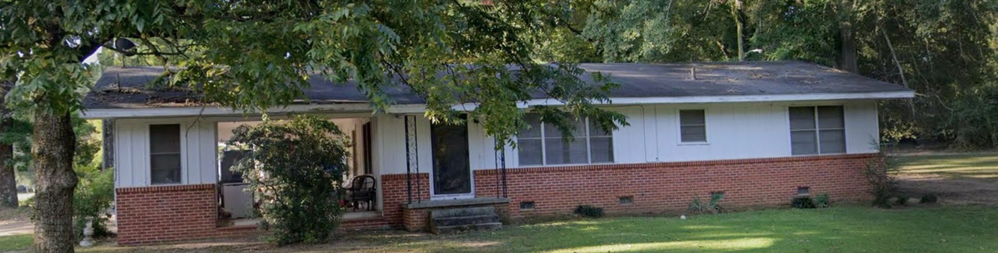Monticello House: 301 W College Ave