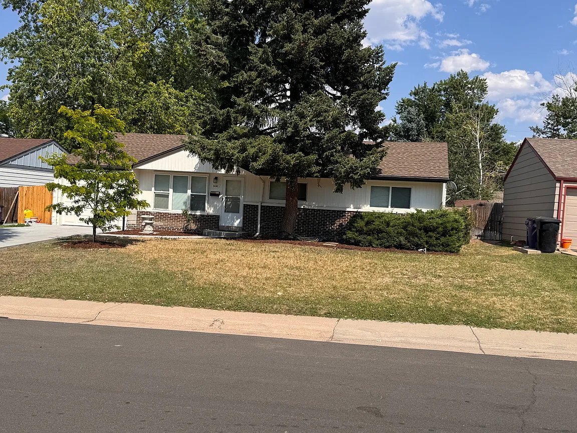 Denver House: 3462 S Glencoe St