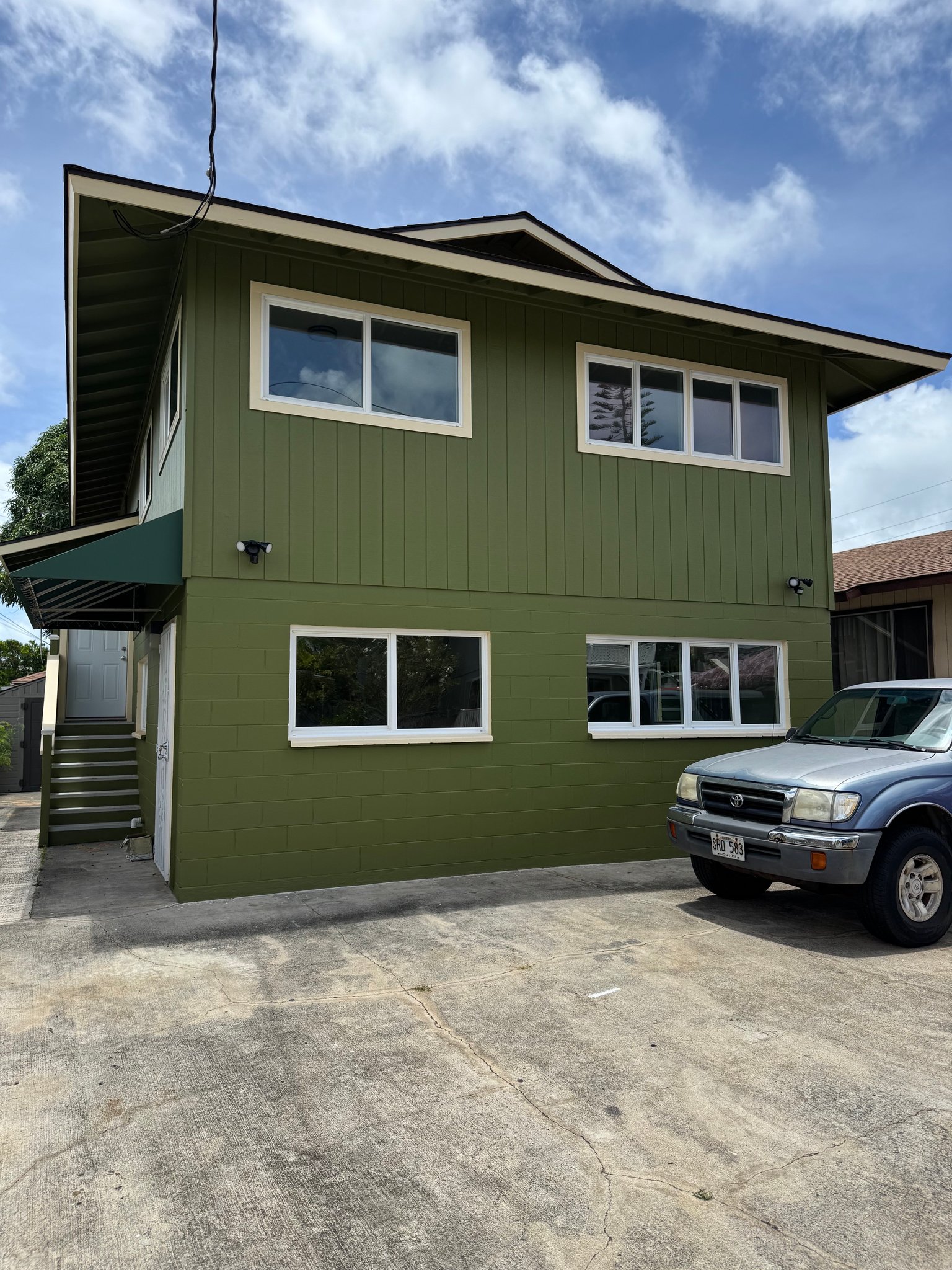 Kailua Multiplex: 512 Kipuka Place