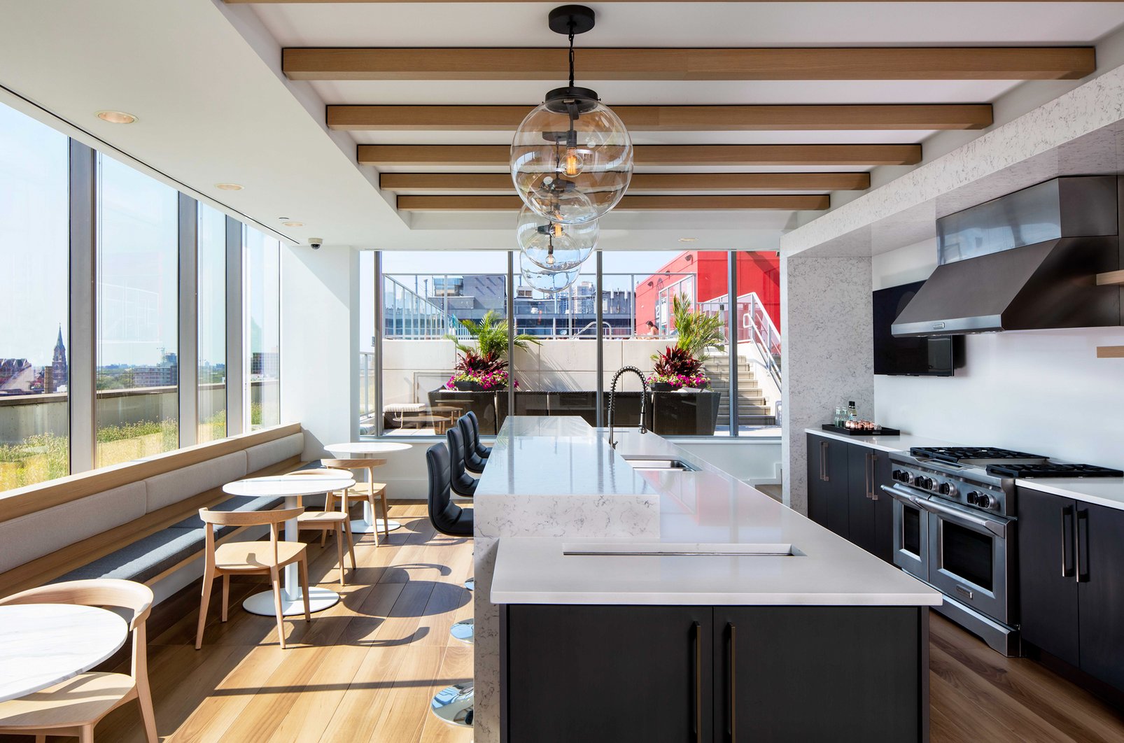 Chicago Condo: 1249 N Wells St