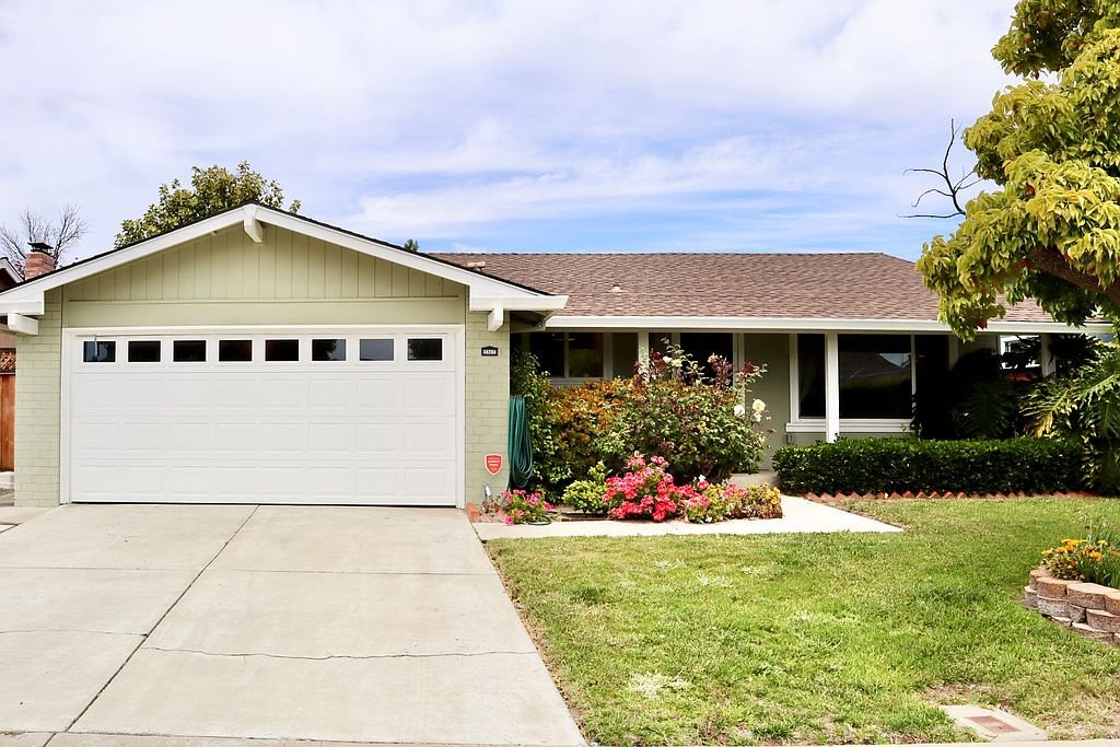 Fremont House: 34754 Wabash River Pl