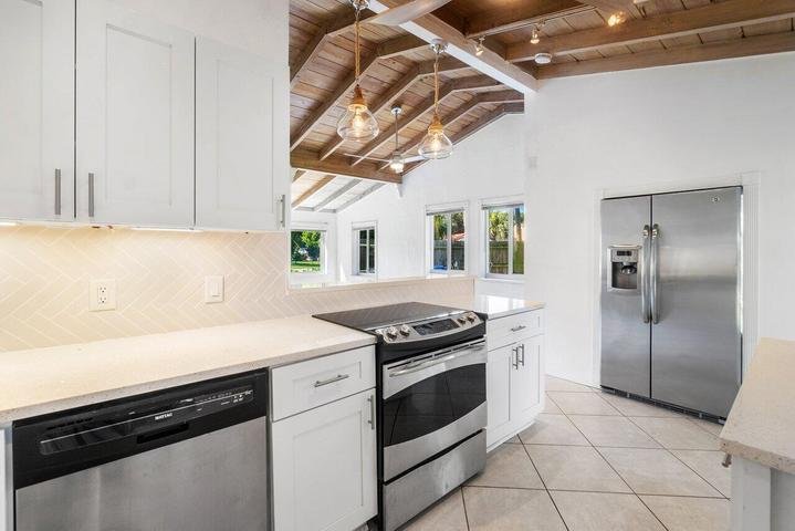 Lantana House: 139 Prospect Road
