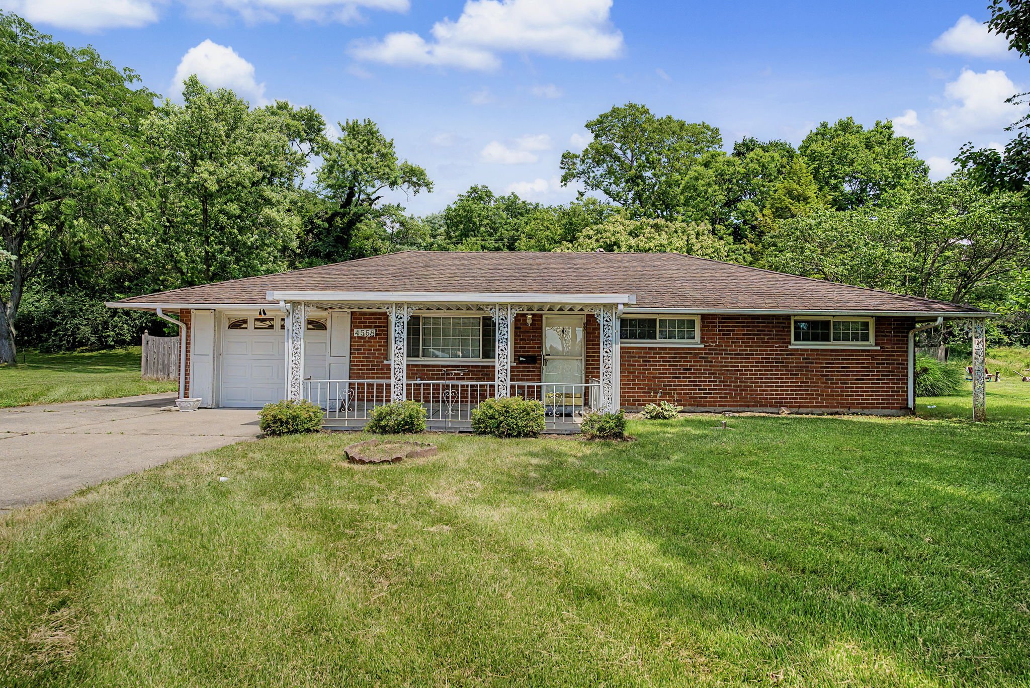 Dayton House: 4558 Cordell Drive