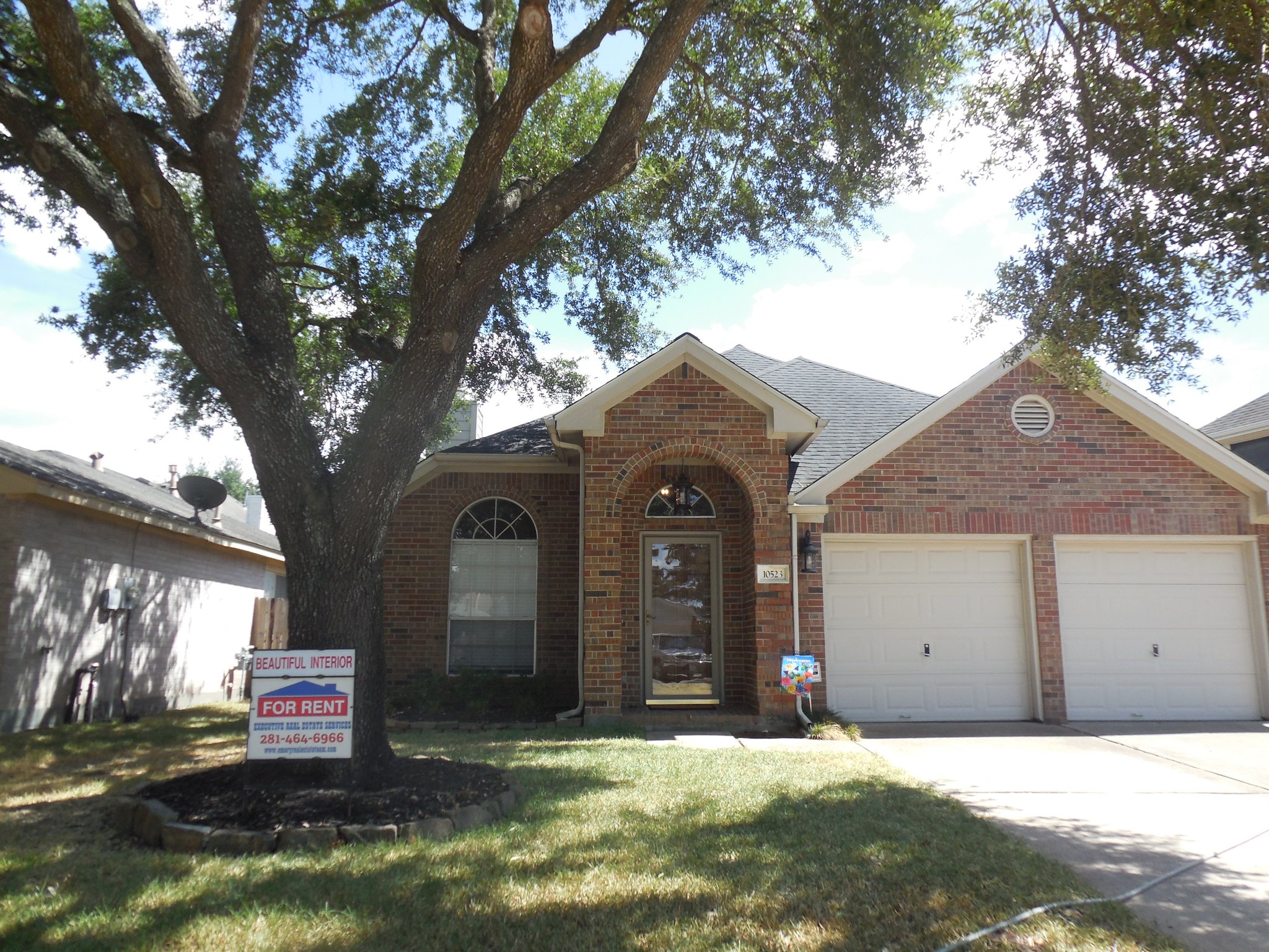 Houston House: 10523 N Newpark
