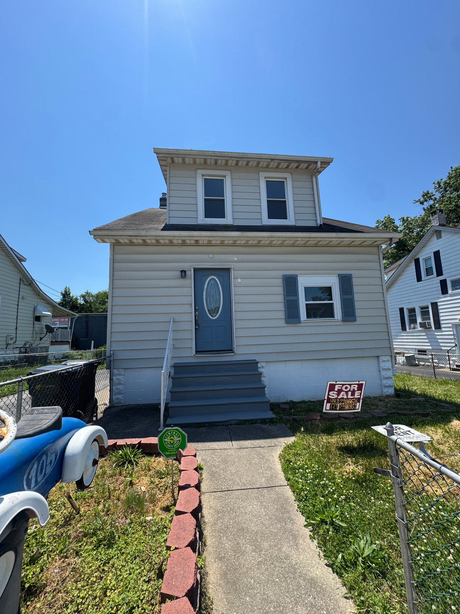Dundalk House: 105 Williams Ave