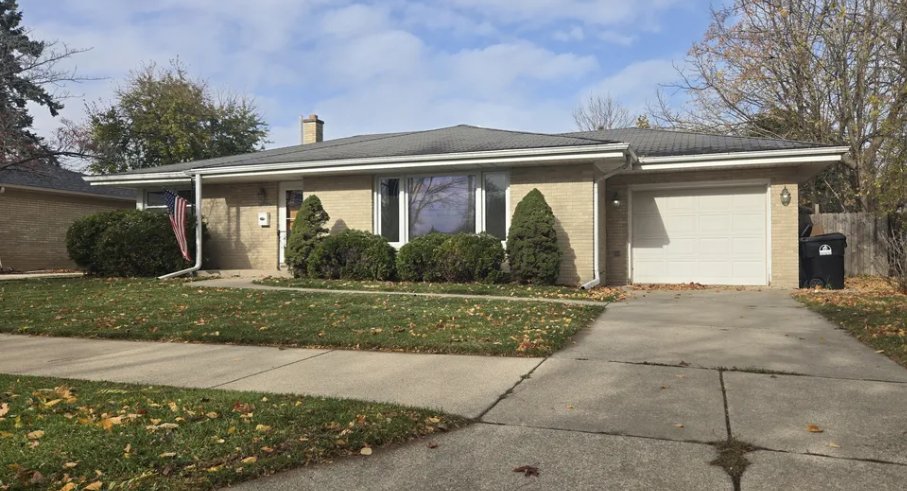 Racine House: 1018 Harmony Dr