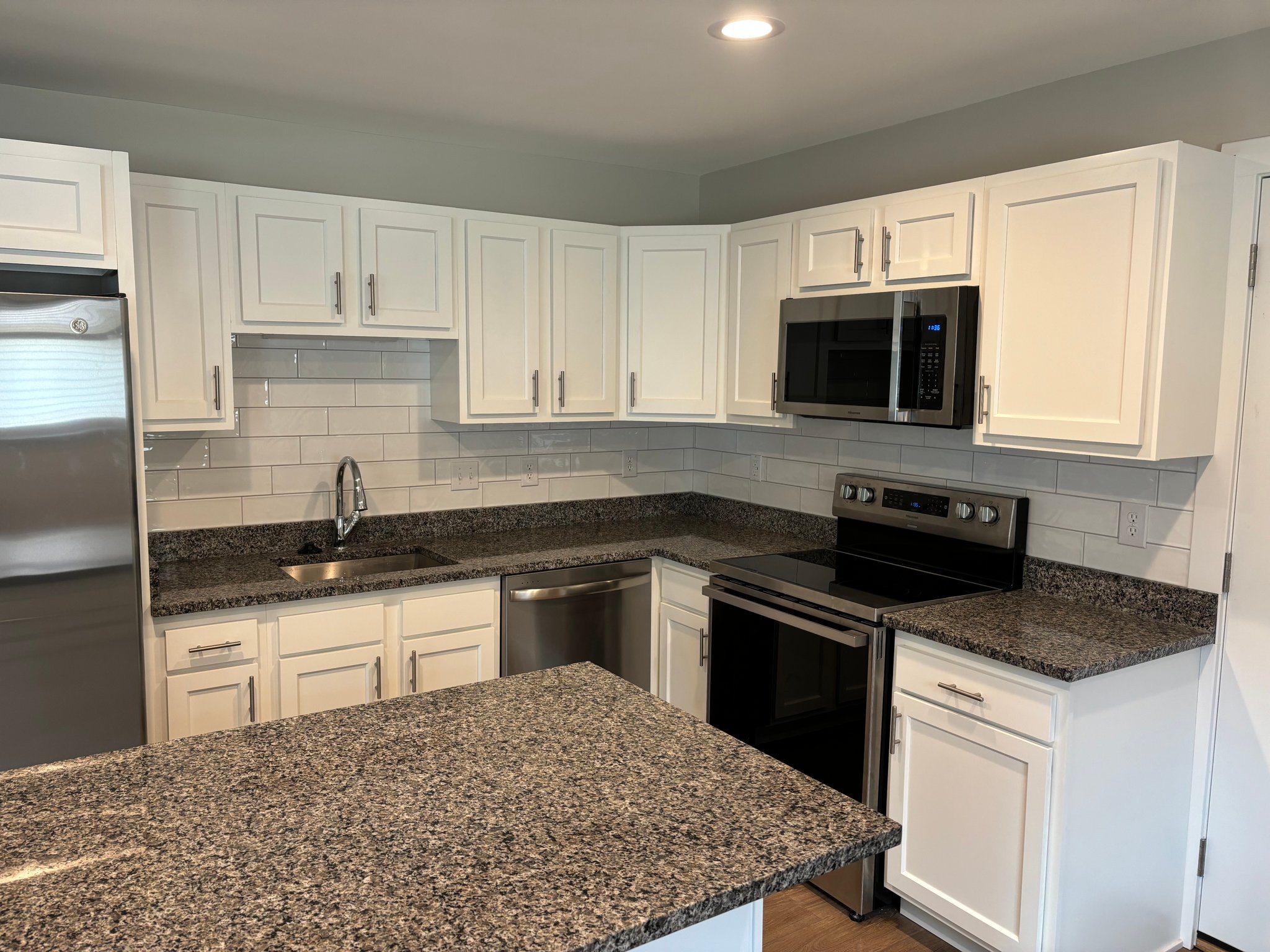 Speedway Apartment: 4977 W 16th