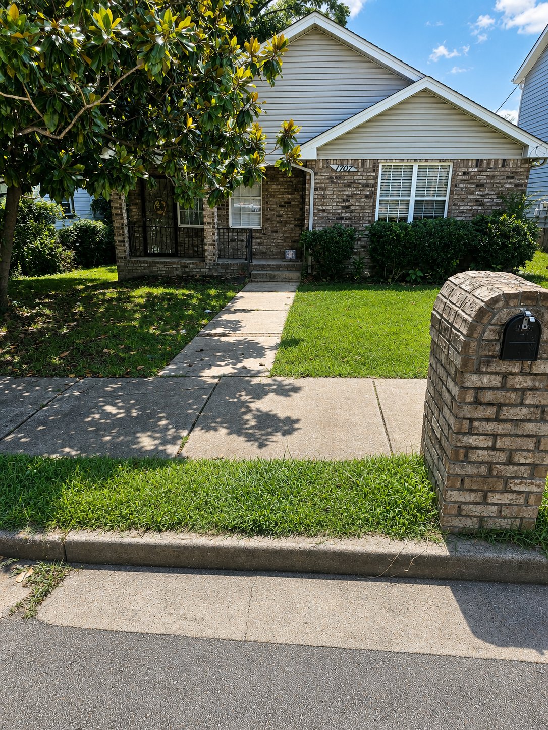 Nashville House: 1707 Nassau St