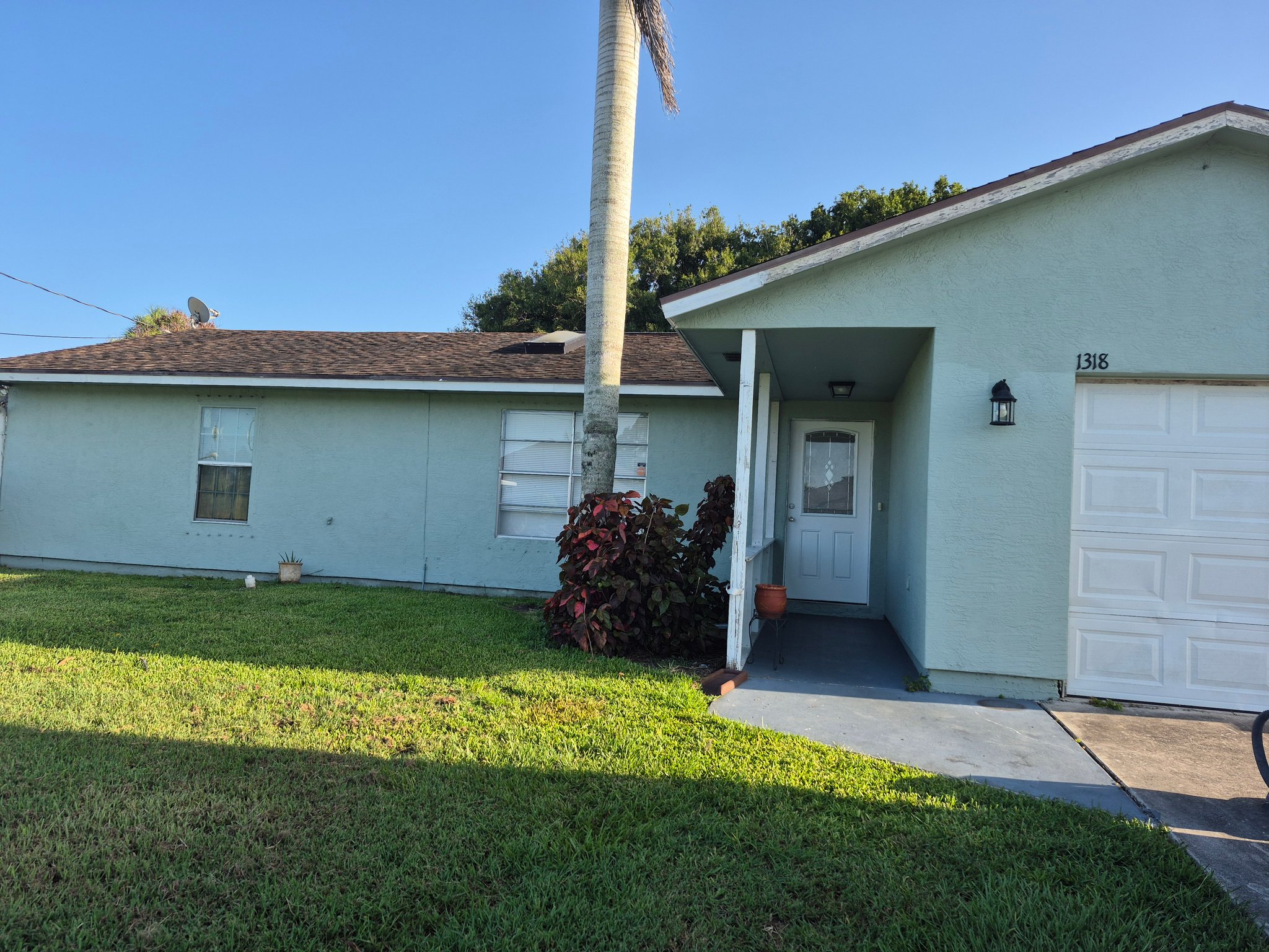 Port Saint Lucie House: 1318 SW Ackard Ave