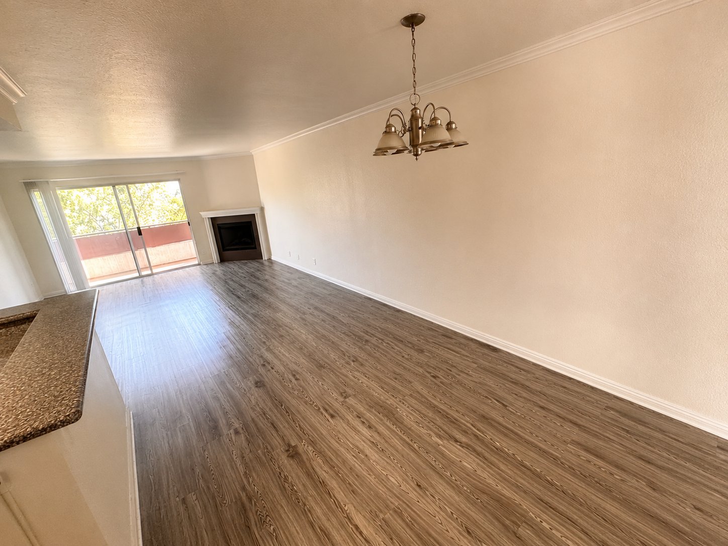 Sherman Oaks Apartment: 15009 Moorpark