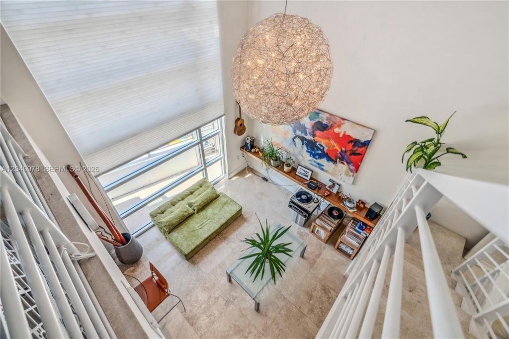 Miami Beach Condo: 7700 Collins Ave