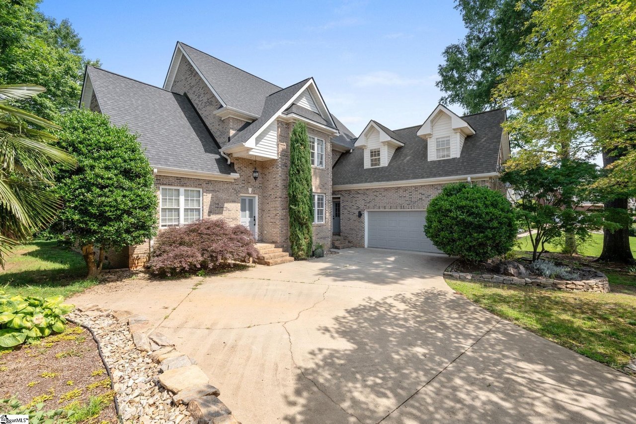 Simpsonville House: 403 Mossy Ledge Ln