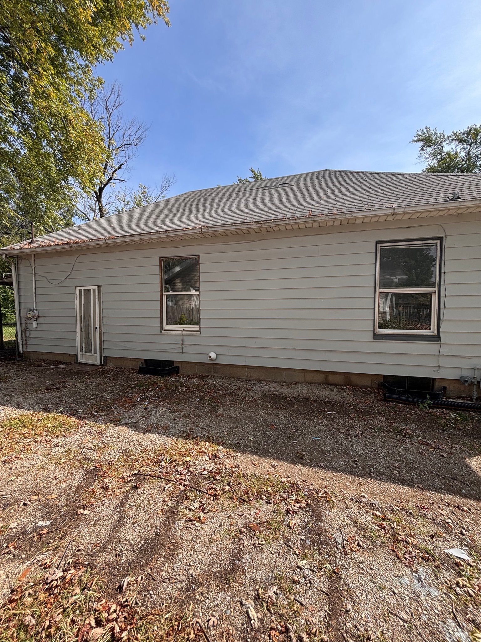 Decatur House: 2648 E Prairie St