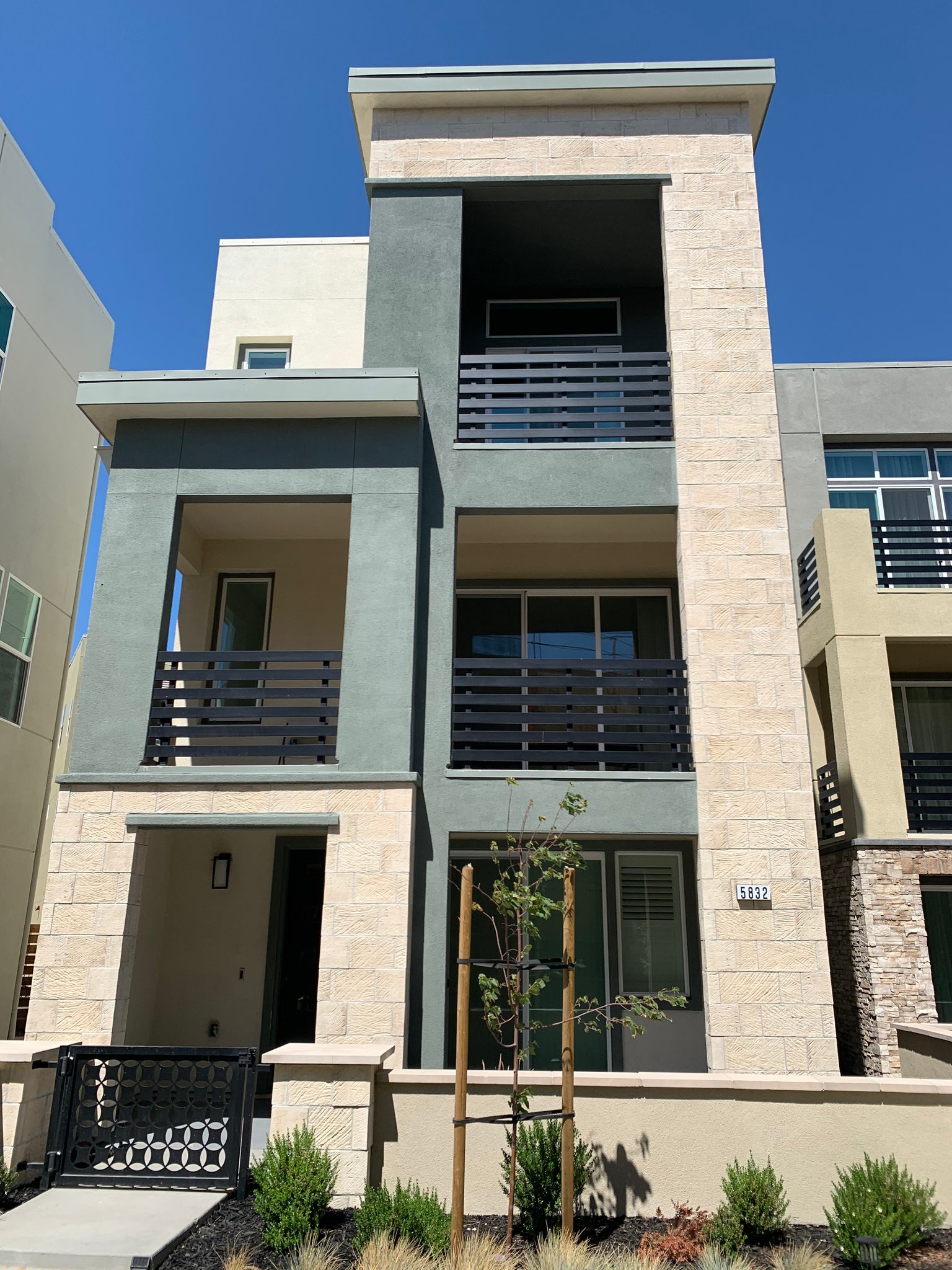 Dublin House: 5832 Noba Road