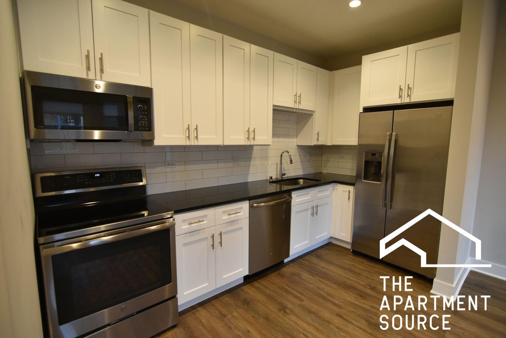 Chicago Apartment: 3833 North Broadway