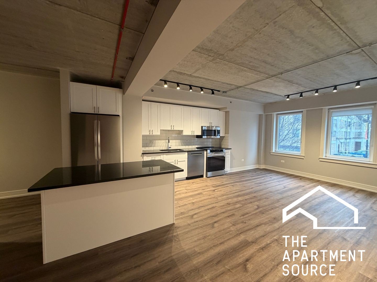 Chicago Apartment: 952 West Carmen Avenue