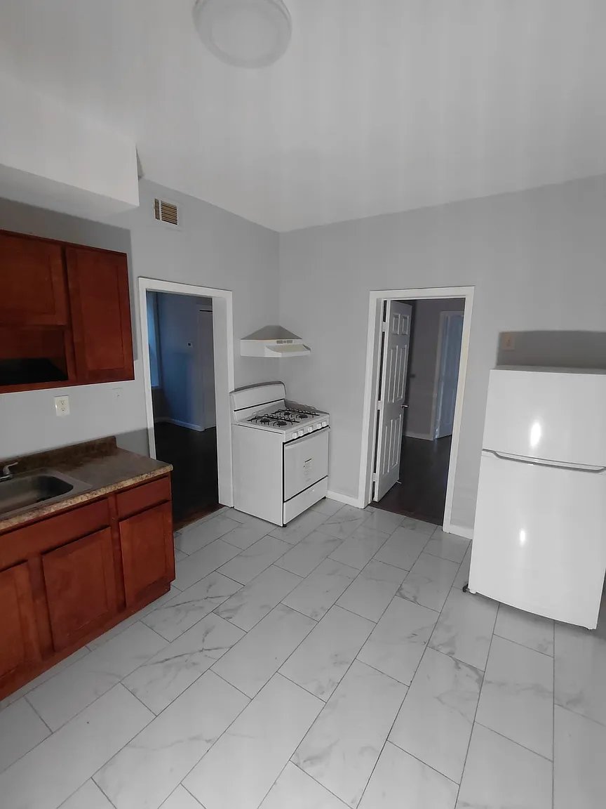 Newark Apartment: 78 Boylan St