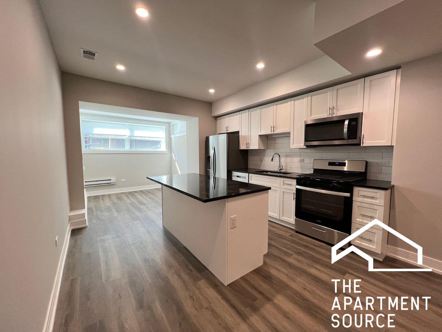Chicago Apartment: 706 West Grace Street